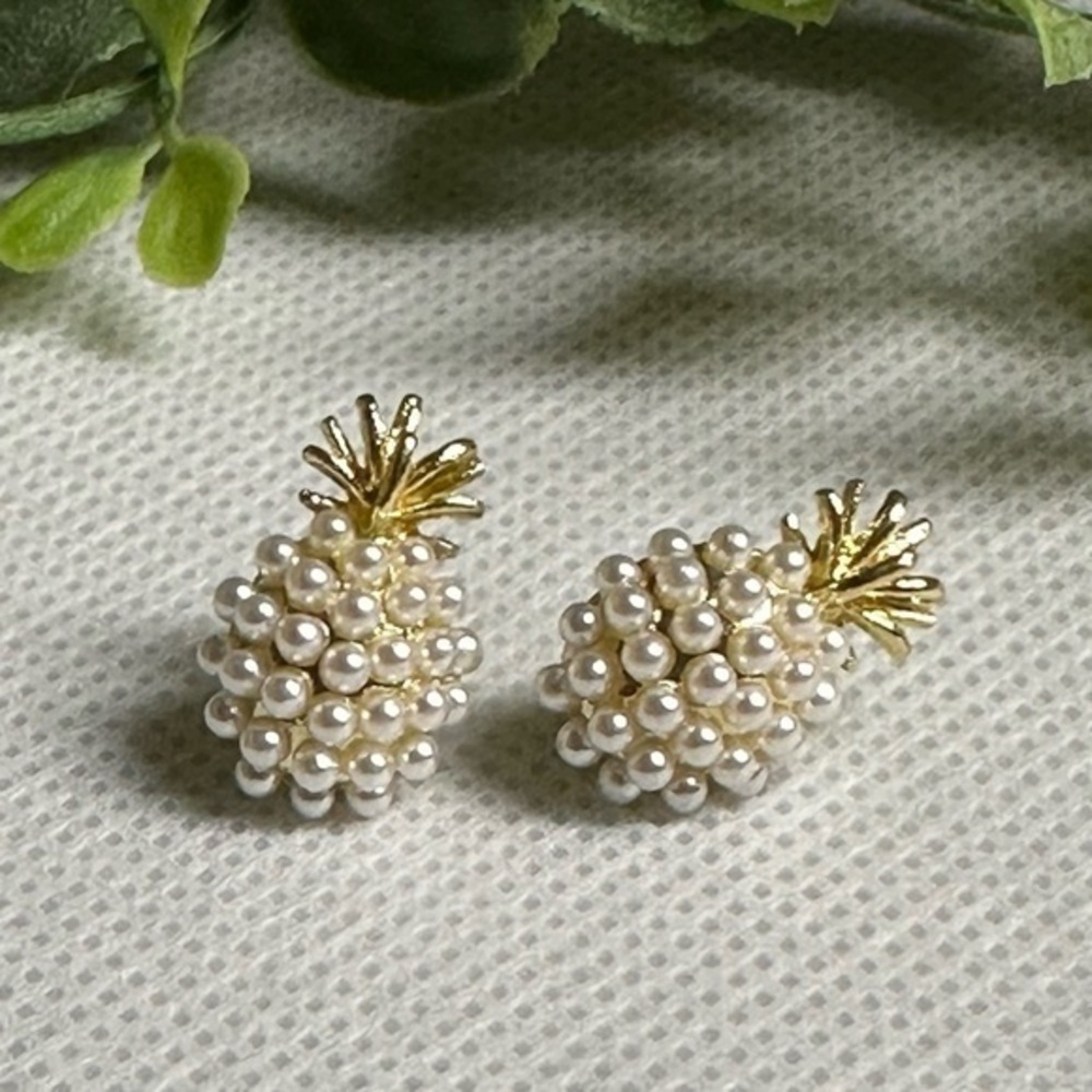 ANTHROPOLOGIE PINEAPPLE FAUX PEARL STUD EARRINGS